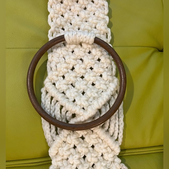 Vintage Macrame Wooden Towel Holder 1970s Bohemian Boho Chic 70s Retro MCM - Picture 6 of 11